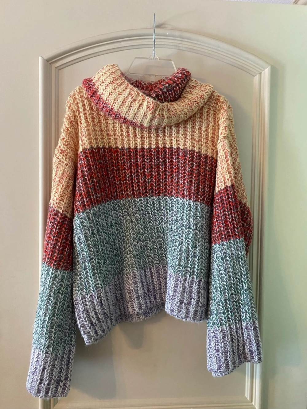 Forever 21 Chunky Knit Cowl Neck Sweater - M